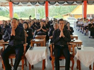 ร่วมพิธีสวดพระพุทธมนต์ และเจริญจิตตภาวนา อุทิศถวายแด่สมเด็จพระนางเจ้าสิริกิติ์ พระบรมราชินีนาถ พระบรมราชชนนีพันปีหลวง เพื่อแสดงถึงความจงรักภักดี